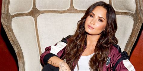 Demi Lovato Shared Photo Celebrating Her Thick。